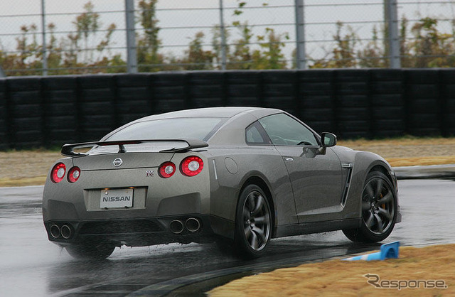 【日産 GT-R 解説】外見からは想像し得ない軽快さ