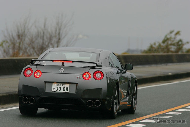 【日産 GT-R 解説】外見からは想像し得ない軽快さ