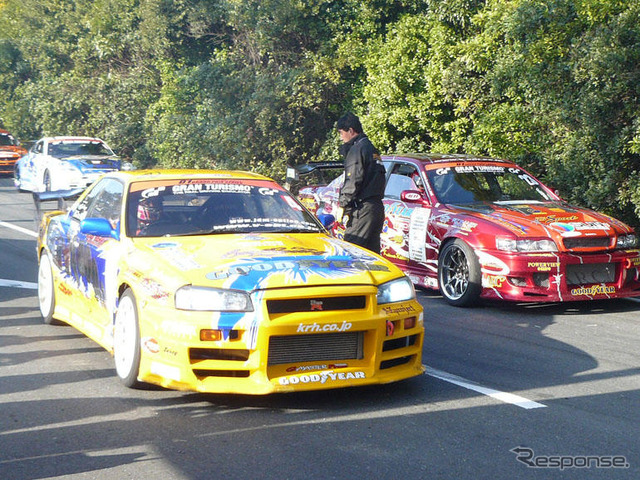 【東京オートサロン08】D1デモラン…トップドリフターが対決