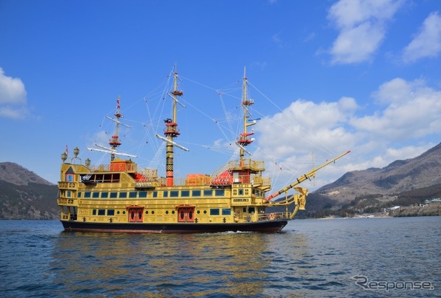 小田急箱根芦ノ湖海賊船