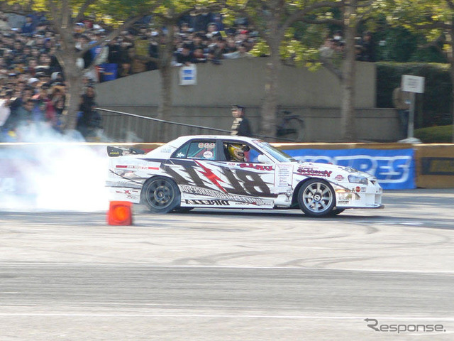 【東京オートサロン08】D1デモラン…トップドリフターが対決