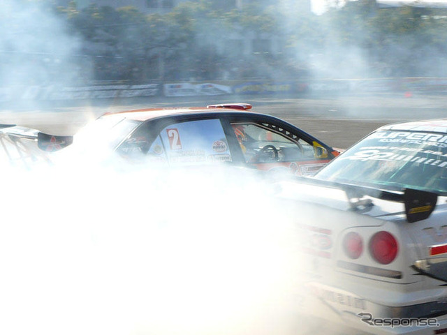 【東京オートサロン08】D1デモラン…トップドリフターが対決