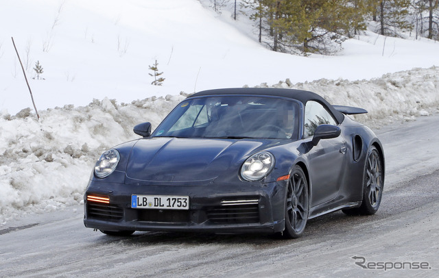 ポルシェ 911ターボ カブリオレ 新型(スクープ写真)