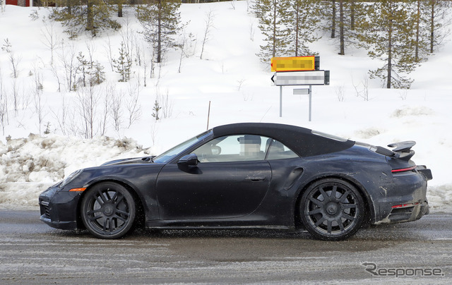 ポルシェ 911ターボ カブリオレ 新型(スクープ写真)