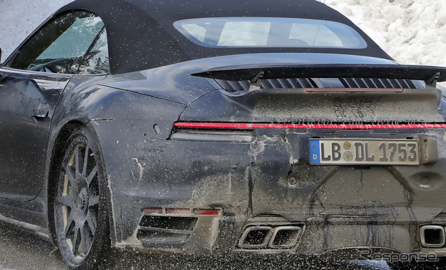 ポルシェ 911ターボ カブリオレ 新型(スクープ写真)