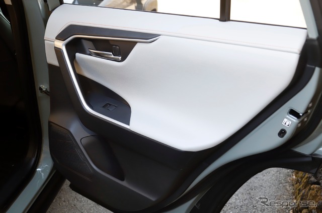 トヨタ RAV4 Adventure(アドベンチャー)
