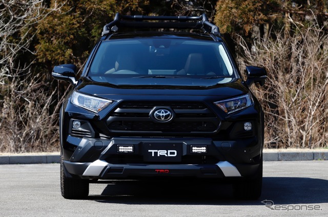 トヨタ RAV4 Adventure TRD Field Monster(フィールド・モンスター)