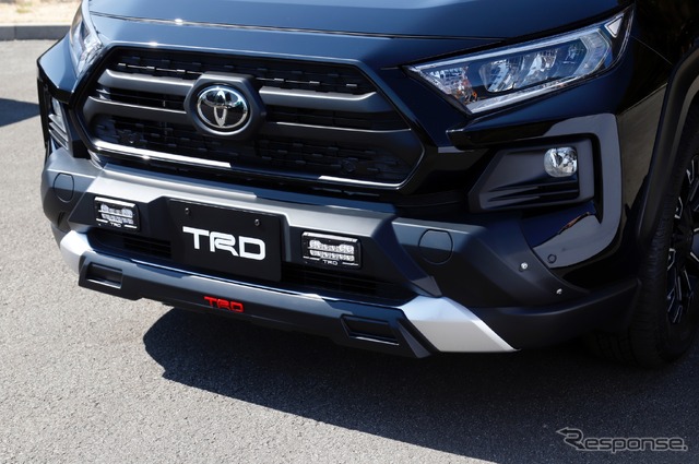 トヨタ RAV4 Adventure TRD Field Monster(フィールド・モンスター)
