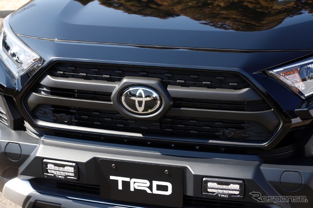 トヨタ RAV4 Adventure TRD Field Monster(フィールド・モンスター)