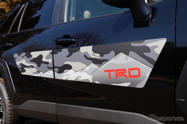 トヨタ RAV4 Adventure TRD Field Monster(フィールド・モンスター)