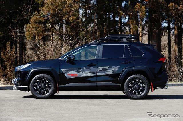 トヨタ RAV4 Adventure TRD Field Monster(フィールド・モンスター)