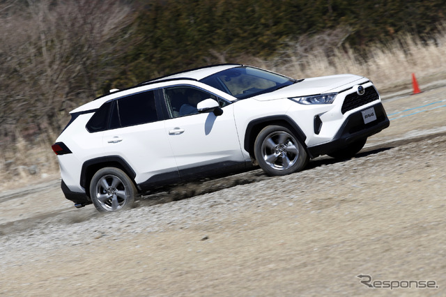 トヨタRAV4新型試乗