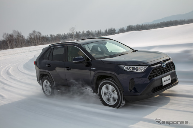 トヨタ RAV4 新型(「HYBRID X」E-Four搭載車)