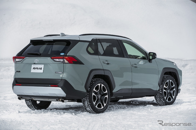 トヨタ RAV4 新型(「Adventure」ダイナミックトルクベクタリングAWD搭載車)