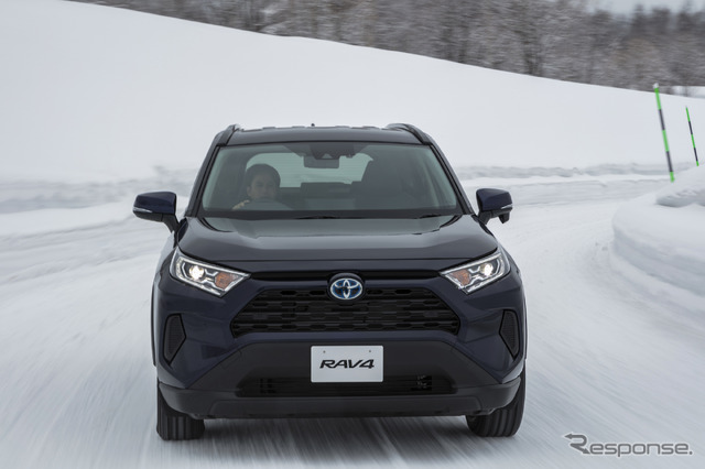 トヨタ RAV4 新型(「HYBRID X」E-Four搭載車)