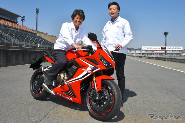 LPL(開発責任者)筒井則吉氏(写真右)とLPL代行・吉田昌弘氏。