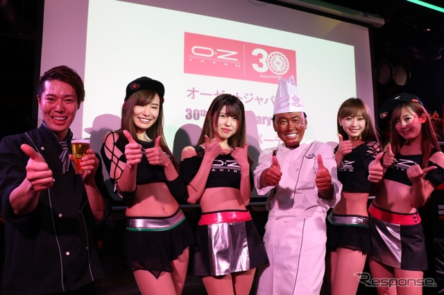お馴染みの、たいめいけんシェフ茂出木浩司氏。自身もオーゼットホイールを愛用するファンの一人。この日のフードで腕を振るった。
