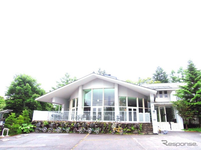【青山尚暉のわんダフルカーライフ】電動車時代にドッグフレンドリーカーとして適しているのはEV? PHV?