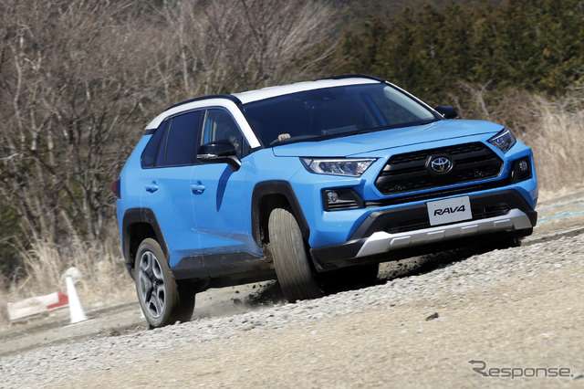 トヨタ RAV4 Adventure（アドベンチャー）