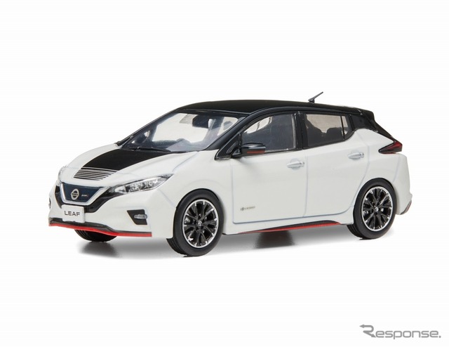 NISSAN LEAF NISMO 1/43 スケール