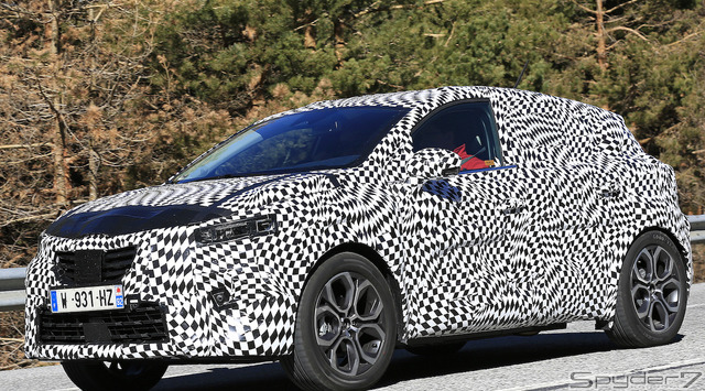 ルノー キャプチャー 新型 スクープ写真