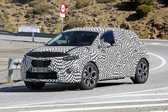 ルノー キャプチャー 新型 スクープ写真