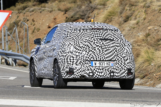 ルノー キャプチャー 新型 スクープ写真