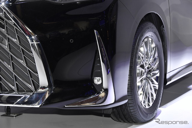 レクサス LM300h(上海モーターショー2019)