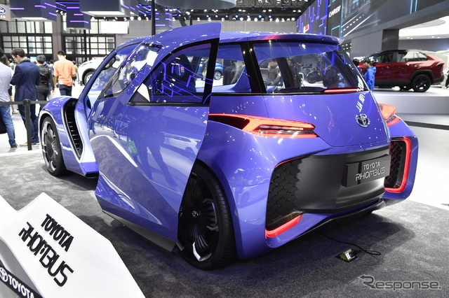 トヨタのEVコンセプトカー、ロンバス(上海モーターショー2019)