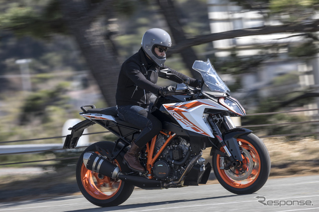 KTM 1290スーパーデュークGT