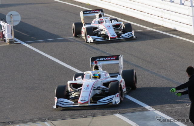 予選3~4位の#1 山本尚貴と#5 福住仁嶺。