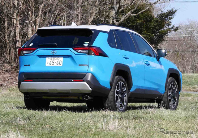 トヨタ RAV4 アドベンチャー