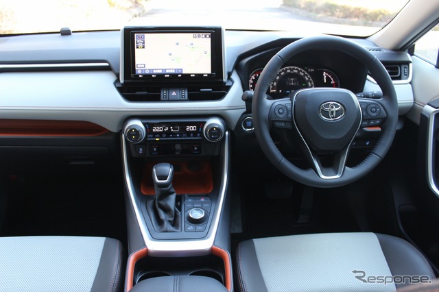 トヨタ RAV4 新型(アドベンチャー)