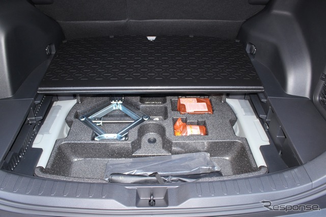 トヨタ RAV4 新型(アドベンチャー)