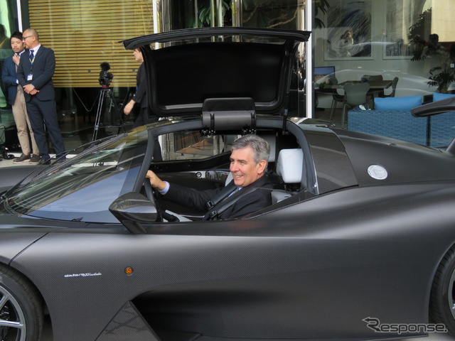 ストラダーレに乗るダラーラ社CEOのポントレモリ氏。