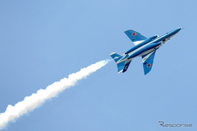 航空自衛隊ブルーインパルス（T-4）