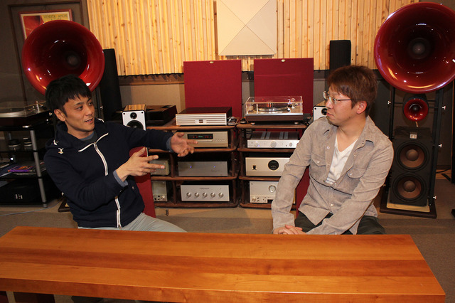 類家遼太さん(右)とイングラフ・木村さん。