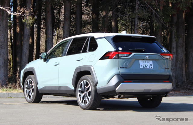 トヨタ RAV4 新型(アドベンチャー)