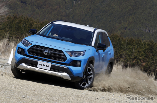 トヨタ RAV4 新型(アドベンチャー)
