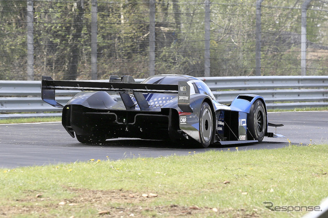 ニュルを走る VW ID.R(スクープ写真)