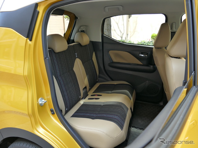 三菱 ekクロス(T 4WD)
