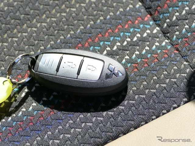 三菱 ekクロス(T 4WD)