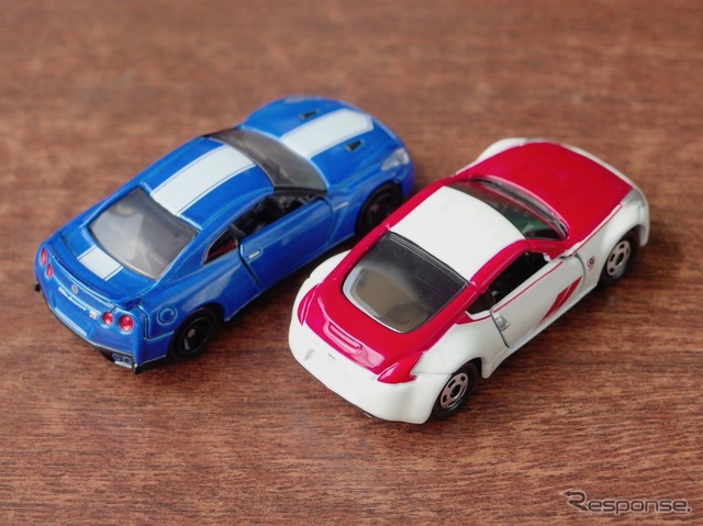 トミカ日産 フェアレディZ 50thアニバーサリー(赤×白)&GT-R 50thアニバーサリー(青)