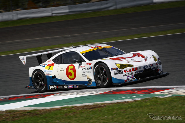 GT300クラス予選3位の#5 MC86 マッハ号。