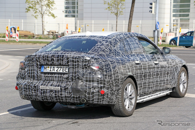 BMW i4 プロトタイプ(スクープ写真)