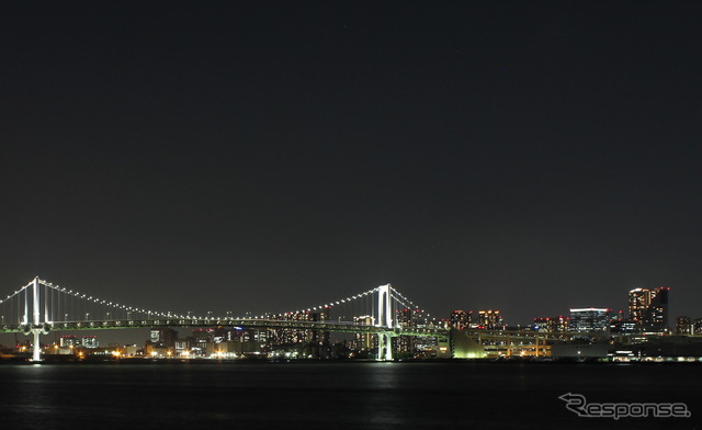 夜の東京はこんな美しい景色にも出会える