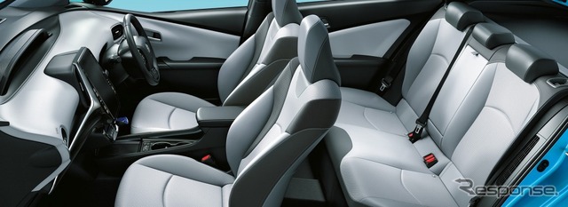 トヨタ プリウスPHV A プレミアム ナビパッケージ(内装色:クールグレー)