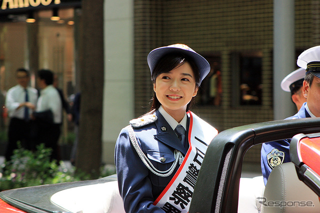 マツダ・アテンザパレードカー(5月10日、東京丸の内交通安全パレード)