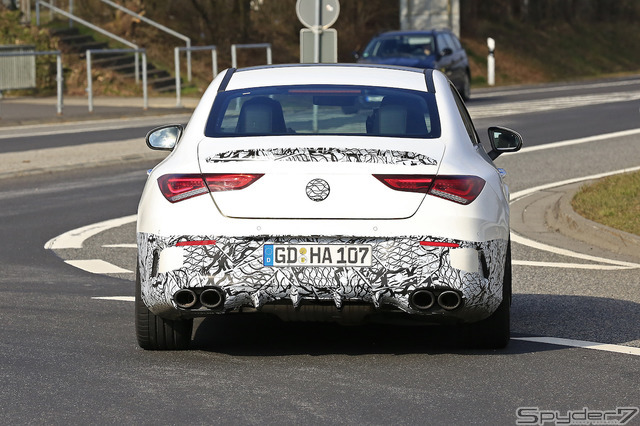 メルセデス AMG CLA45 スクープ写真