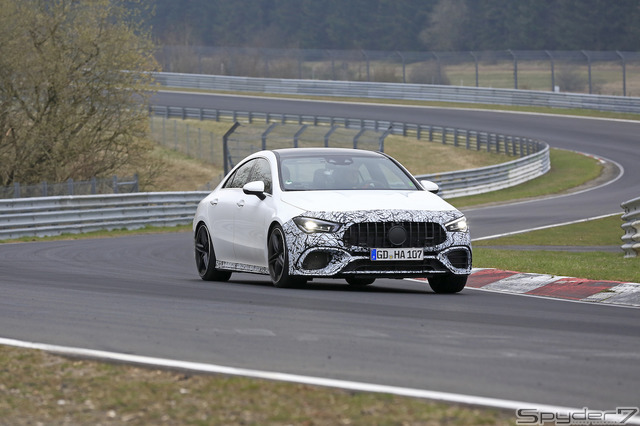 メルセデス AMG CLA45 スクープ写真